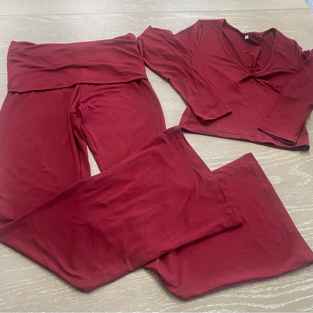 Amazon Women's Long Sleeve Top and Pants Set - Burgundy